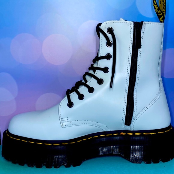 NWOT- Unisex Dr. Martens Jadon Boot - White - Women's 9, Men's 8 -$4.99 Shipping - Picture 12 of 13
